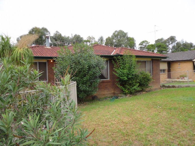 9 Desley Cres, Prospect NSW 2148