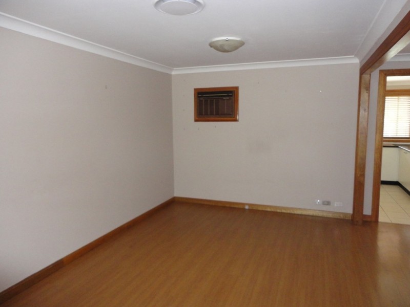 9 Desley Cres, Prospect NSW 2148