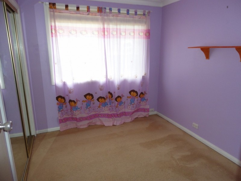 9 Desley Cres, Prospect NSW 2148