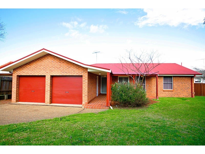 7 Yarraman Cl, Quakers Hill NSW 2763