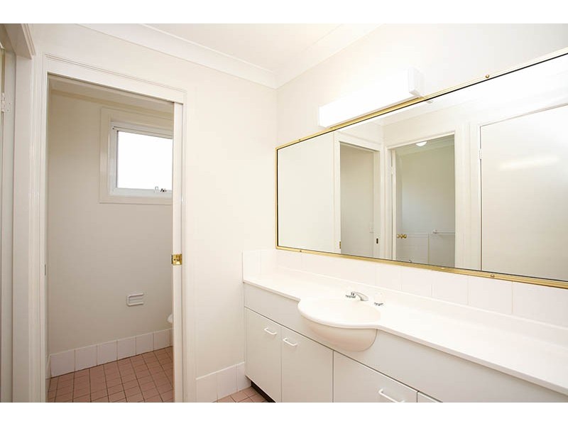 7 Yarraman Cl, Quakers Hill NSW 2763