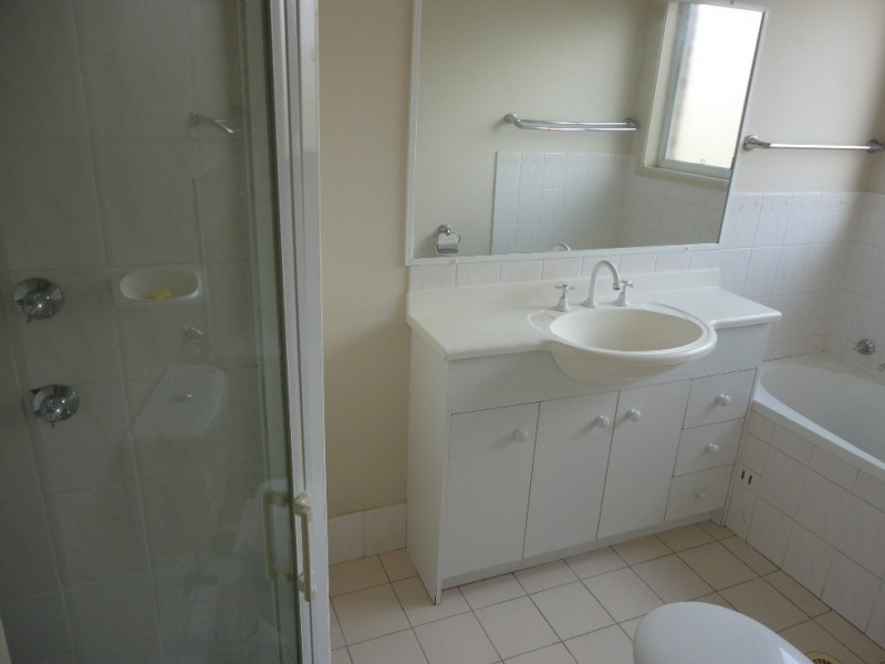 42 Unicombe Crescent, Oakhurst NSW 2761