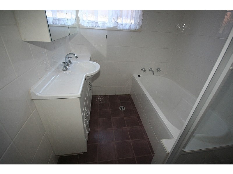 32 ROBINSON ST, Riverstone NSW 2765