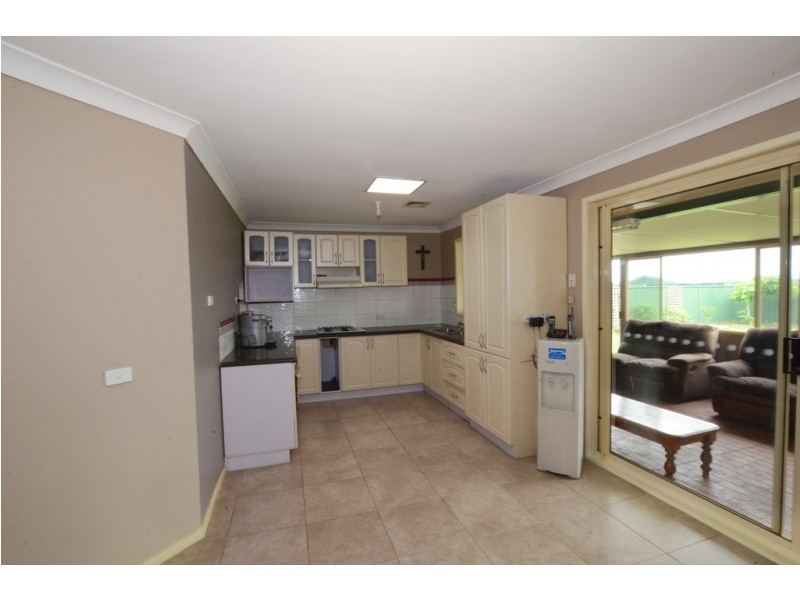 36 SELDON ST, Quakers Hill NSW 2763