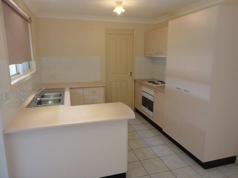 42 Unicombe Crescent, Oakhurst NSW 2761