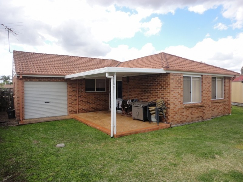 42 Unicombe Crescent, Oakhurst NSW 2761