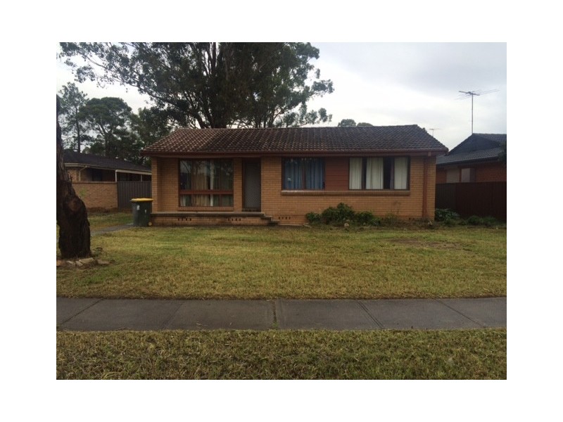 24 Fucshia Crescent, Quakers Hill NSW 2763