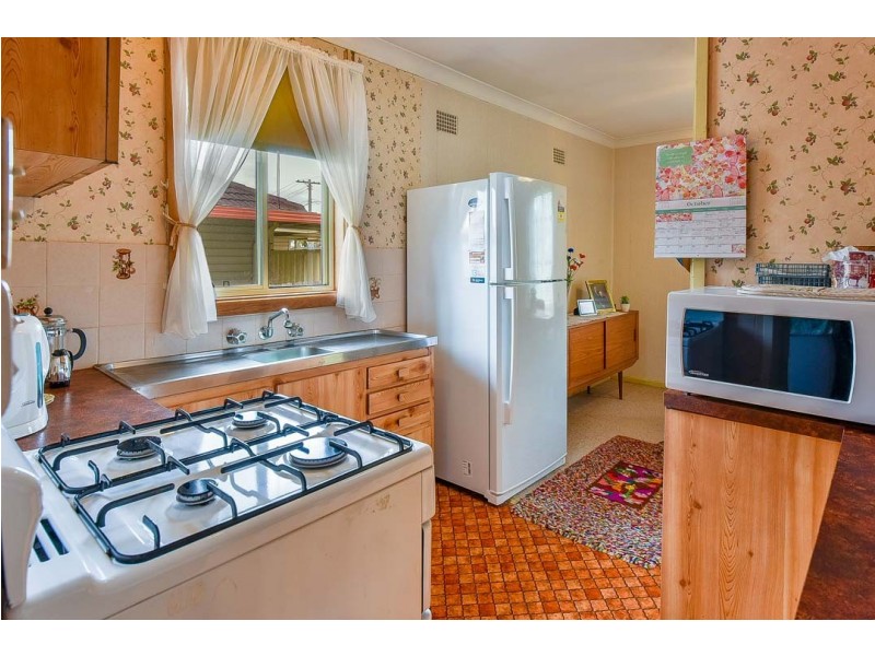 8 Popondetta Road, Whalan NSW 2770