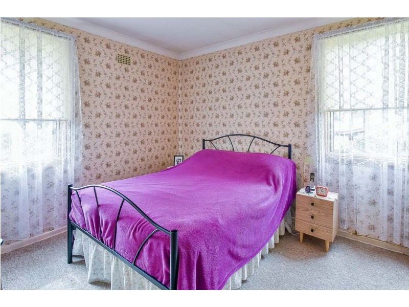 8 Popondetta Road, Whalan NSW 2770