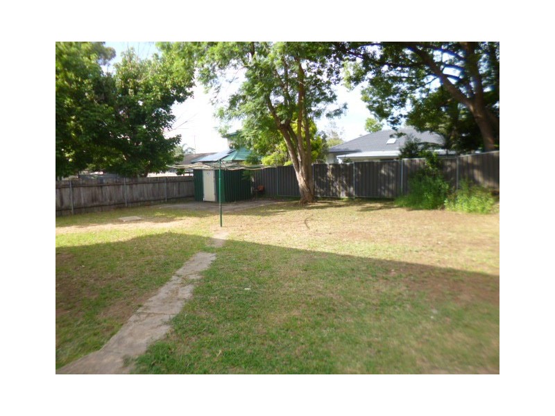 60 Lucena Crescent, Lethbridge Park NSW 2770