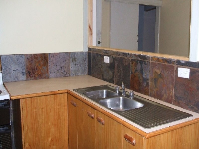 13 Brooks St, Bright VIC 3741