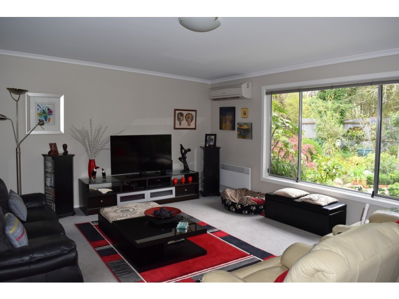 7377 Great Alpine Road, Bright VIC 3741