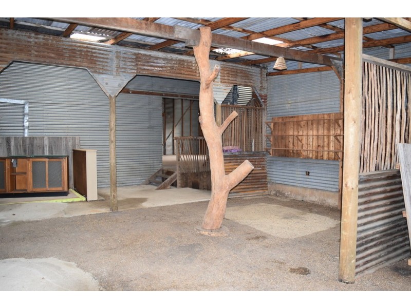 7377 Great Alpine Road, Bright VIC 3741