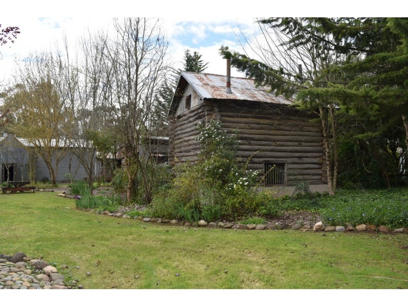 7377 Great Alpine Road, Bright VIC 3741