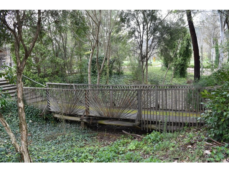 7377 Great Alpine Road, Bright VIC 3741