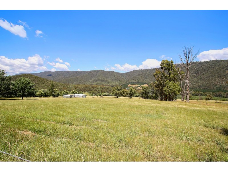 45 Caloutas Lane, Bright VIC 3741