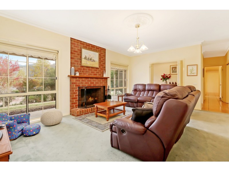 23 Mt. Porepunkah Road, Bright VIC 3741