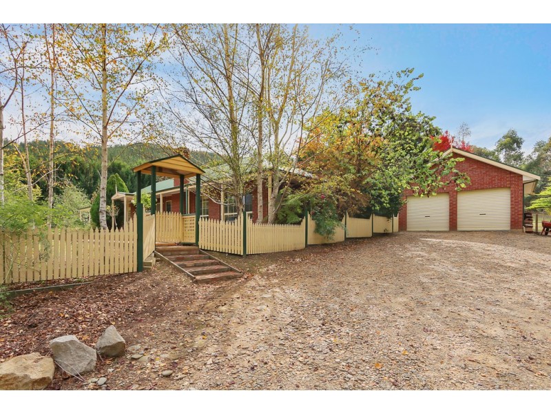 23 Mt. Porepunkah Road, Bright VIC 3741