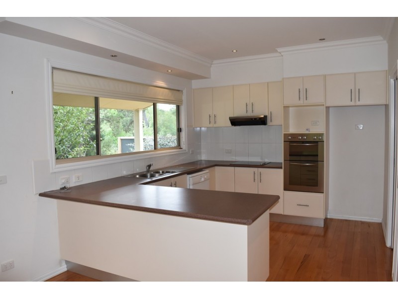 11A Georgian Court, Bright VIC 3741