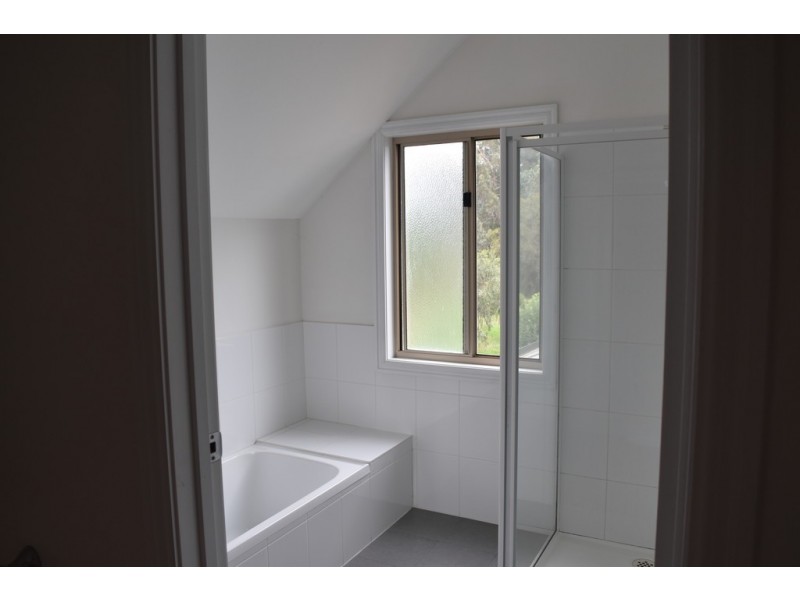 11A Georgian Court, Bright VIC 3741