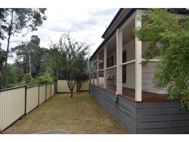 11A Georgian Court, Bright VIC 3741