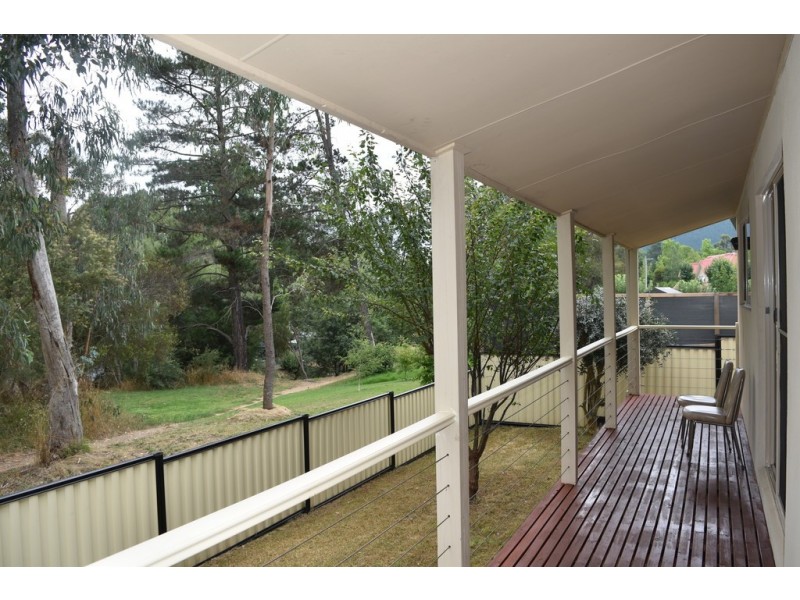 11A Georgian Court, Bright VIC 3741