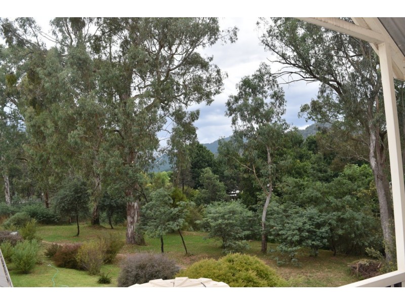 11A Georgian Court, Bright VIC 3741