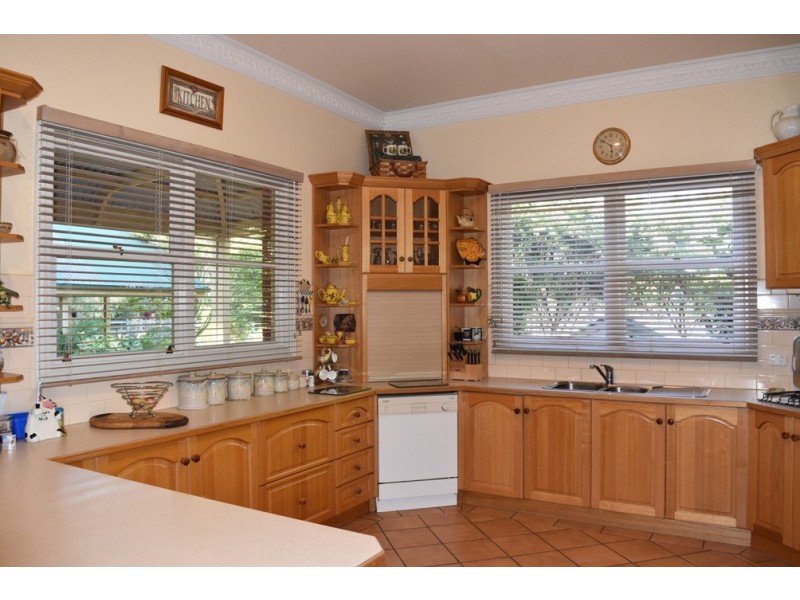 606 Morses Creek Road, Wandiligong VIC 3744