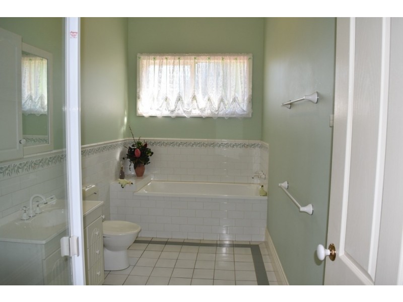 606 Morses Creek Road, Wandiligong VIC 3744