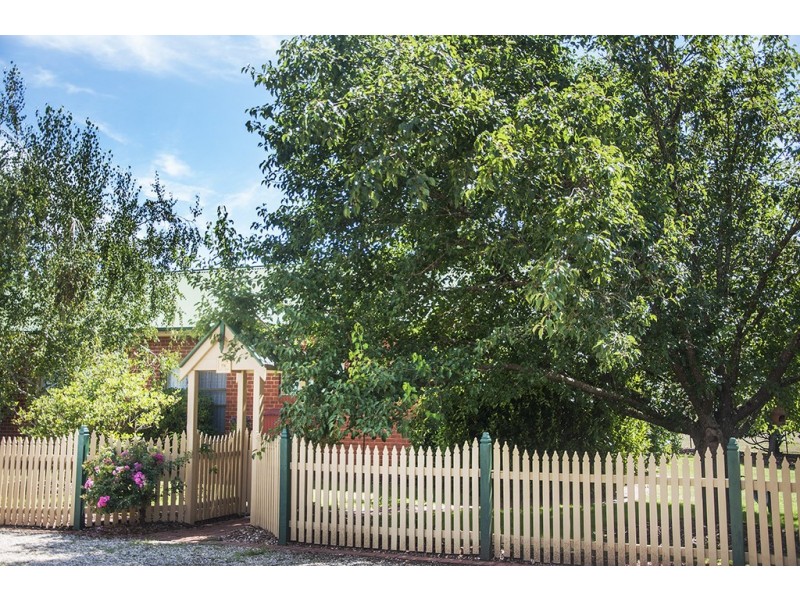 606 Morses Creek Road, Wandiligong VIC 3744