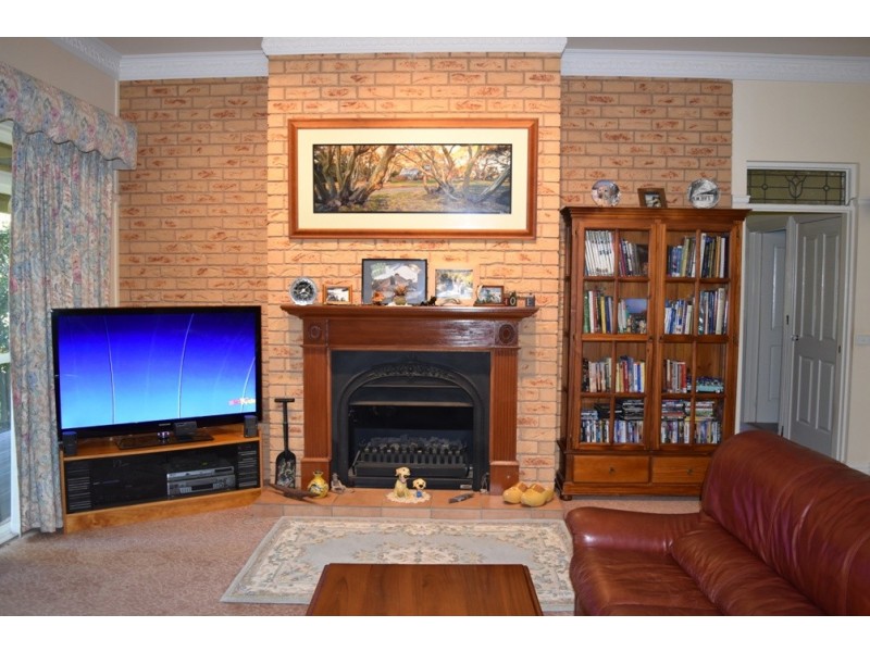 606 Morses Creek Road, Wandiligong VIC 3744