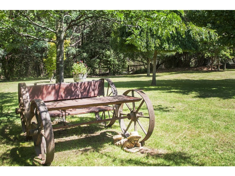 606 Morses Creek Road, Wandiligong VIC 3744