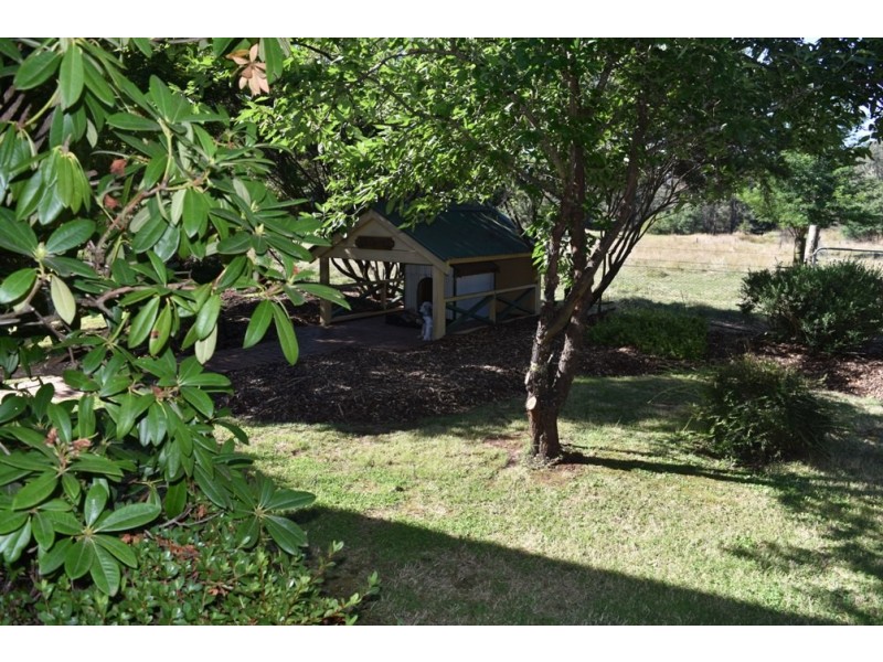 606 Morses Creek Road, Wandiligong VIC 3744