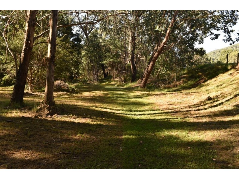 606 Morses Creek Road, Wandiligong VIC 3744