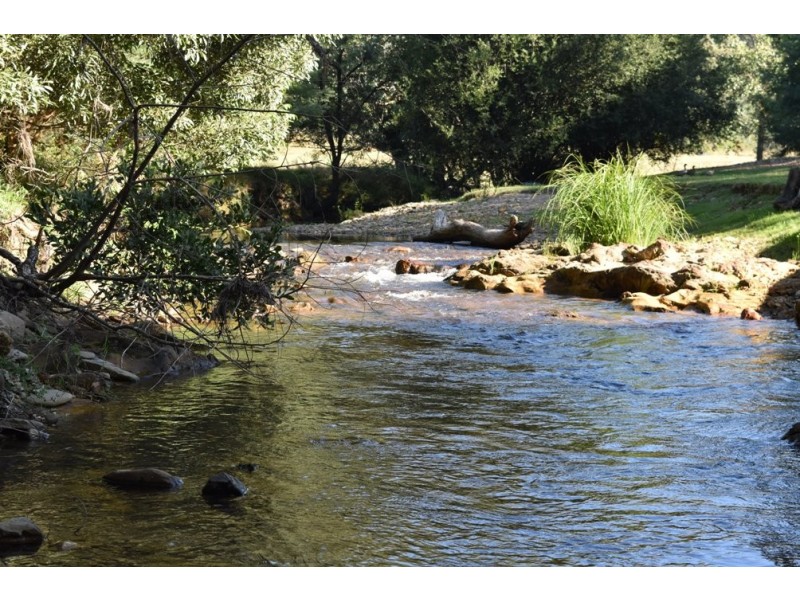 606 Morses Creek Road, Wandiligong VIC 3744