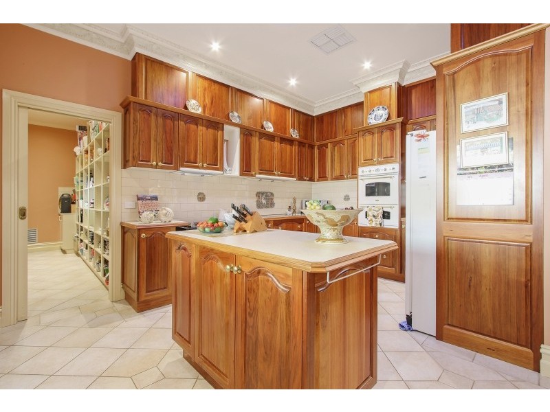 218 Snowy Creek Road, Bright VIC 3741