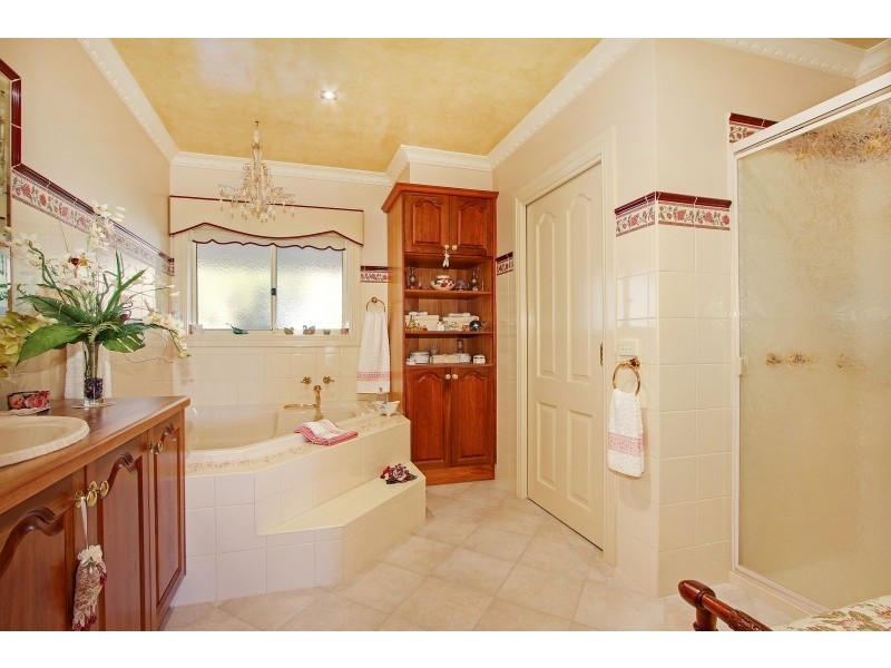 218 Snowy Creek Road, Bright VIC 3741