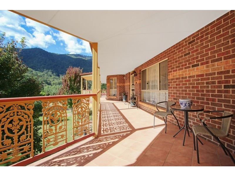 218 Snowy Creek Road, Bright VIC 3741