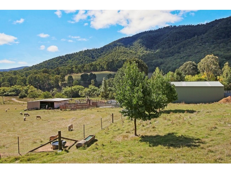 218 Snowy Creek Road, Bright VIC 3741