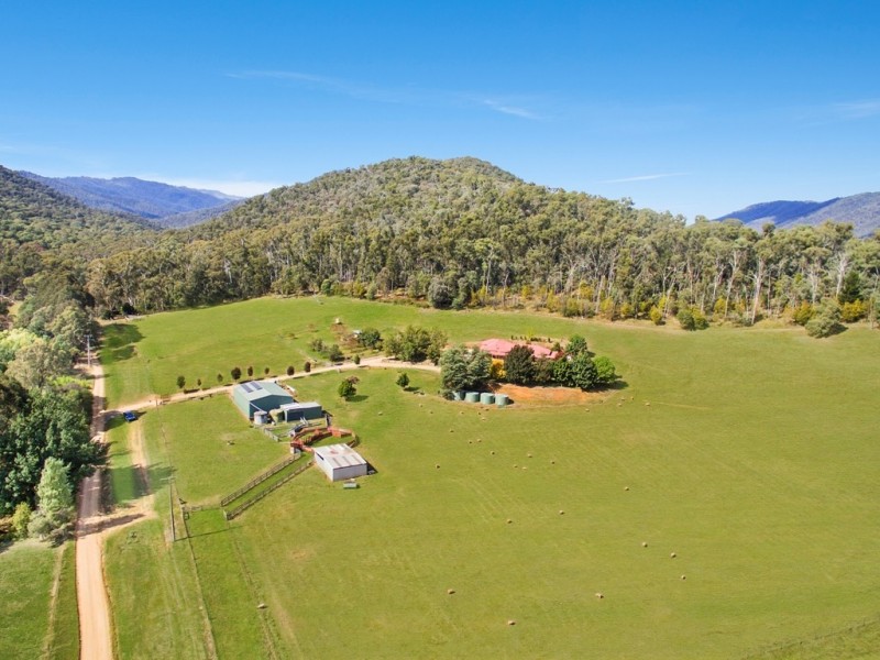 218 Snowy Creek Road, Bright VIC 3741