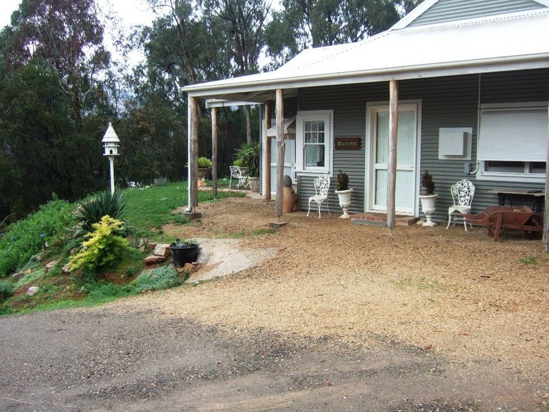 122B Delaney Avenue, Bright VIC 3741