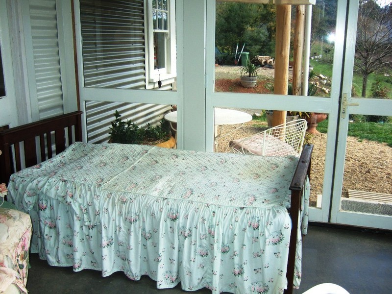 122B Delaney Avenue, Bright VIC 3741