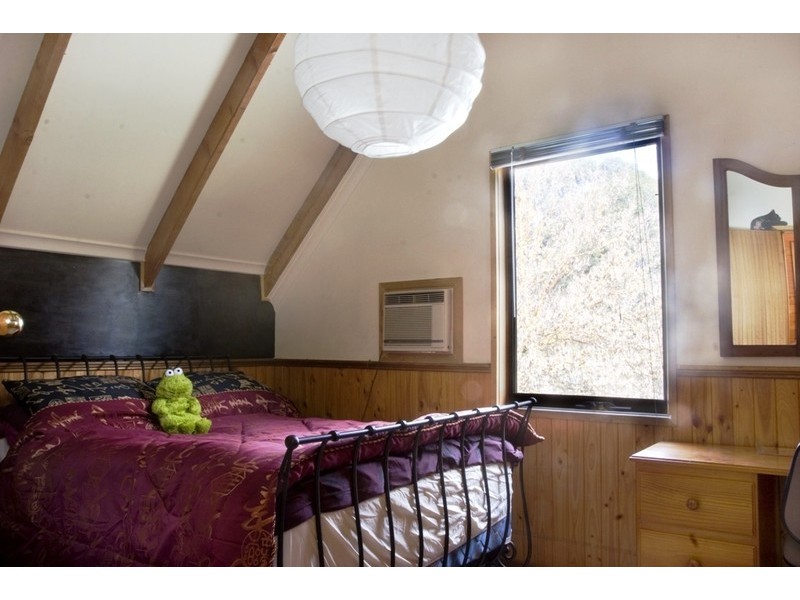 20 Wallace Drive, Buckland Valley, Bright VIC 3741