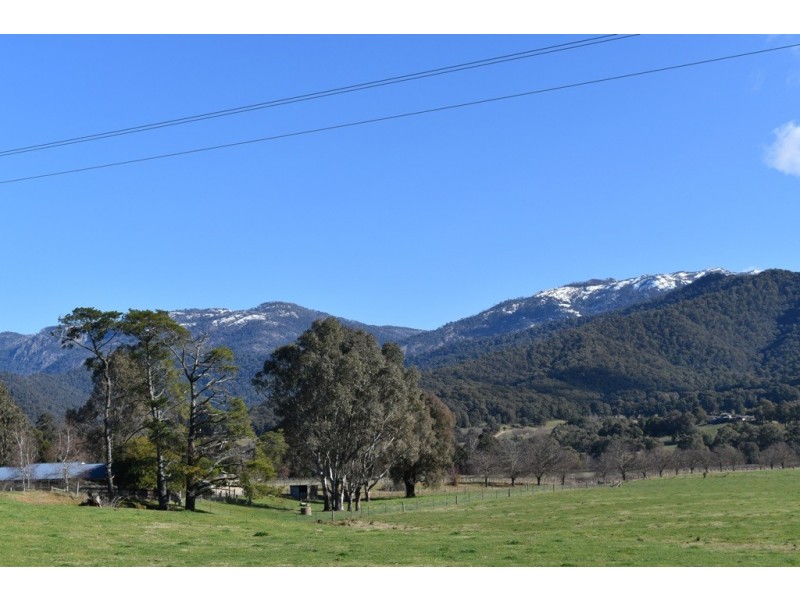 6252 Great Alpine Road, Eurobin VIC 3739