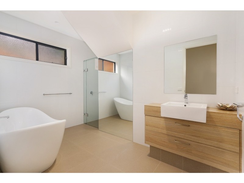 17 Kilfinan Crescent, Bright VIC 3741