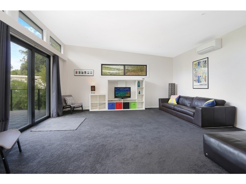 17 Kilfinan Crescent, Bright VIC 3741