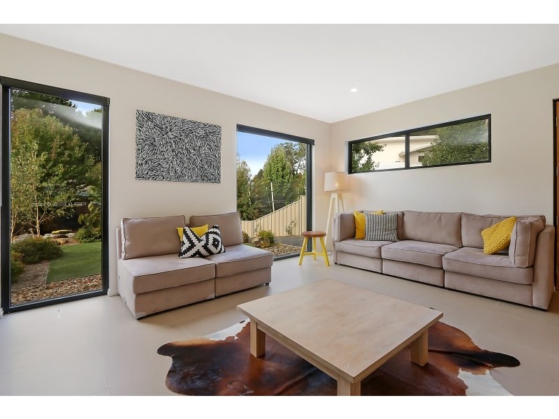 17 Kilfinan Crescent, Bright VIC 3741