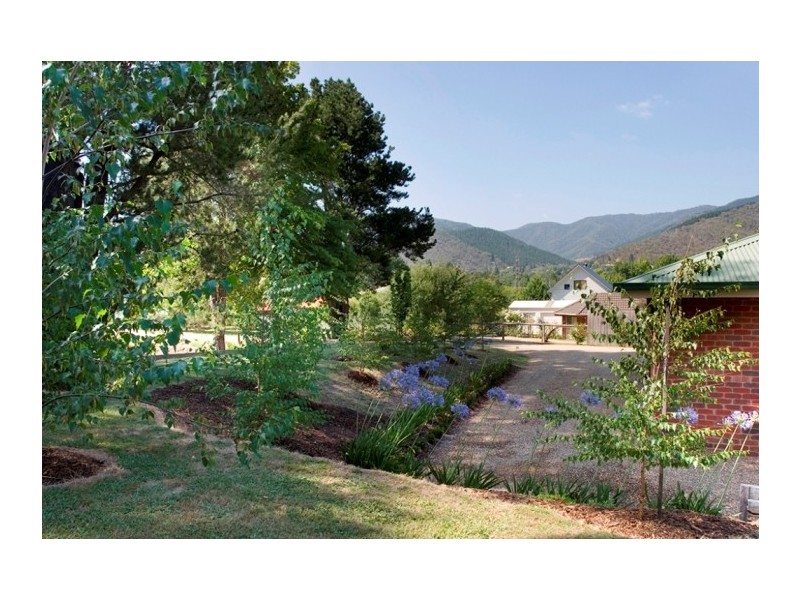 19 Mt Porepunkah Road Bright, Bright VIC 3741