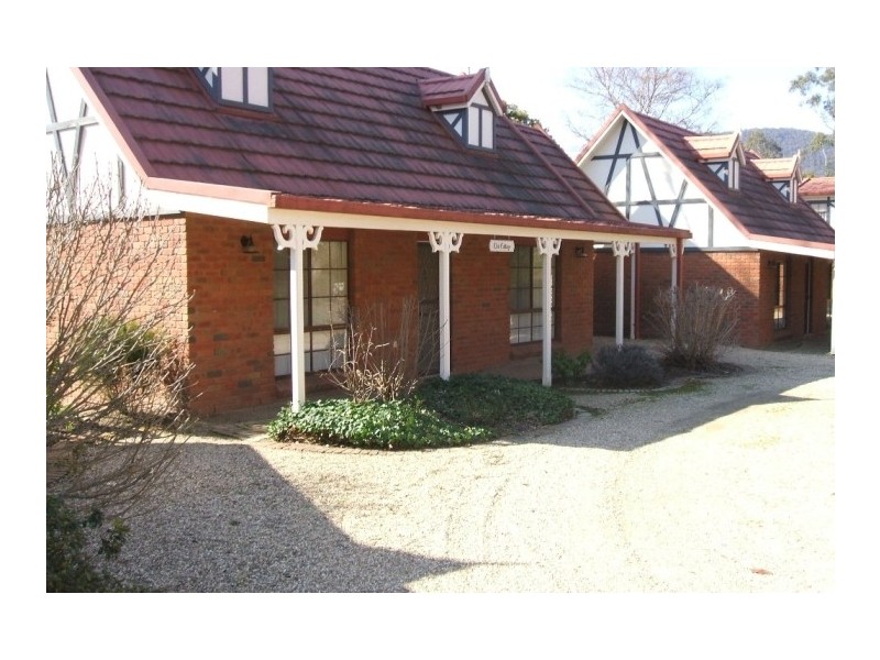 Unit 1 and 2 Tudor Village, 1-5 Racecourse Rd, Bright VIC 3741