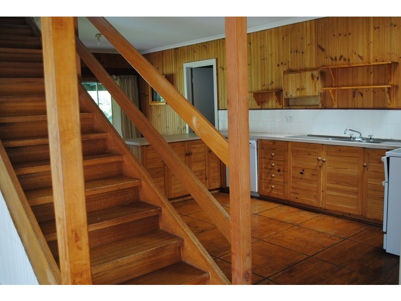 76 Delany Ave, Bright VIC 3741